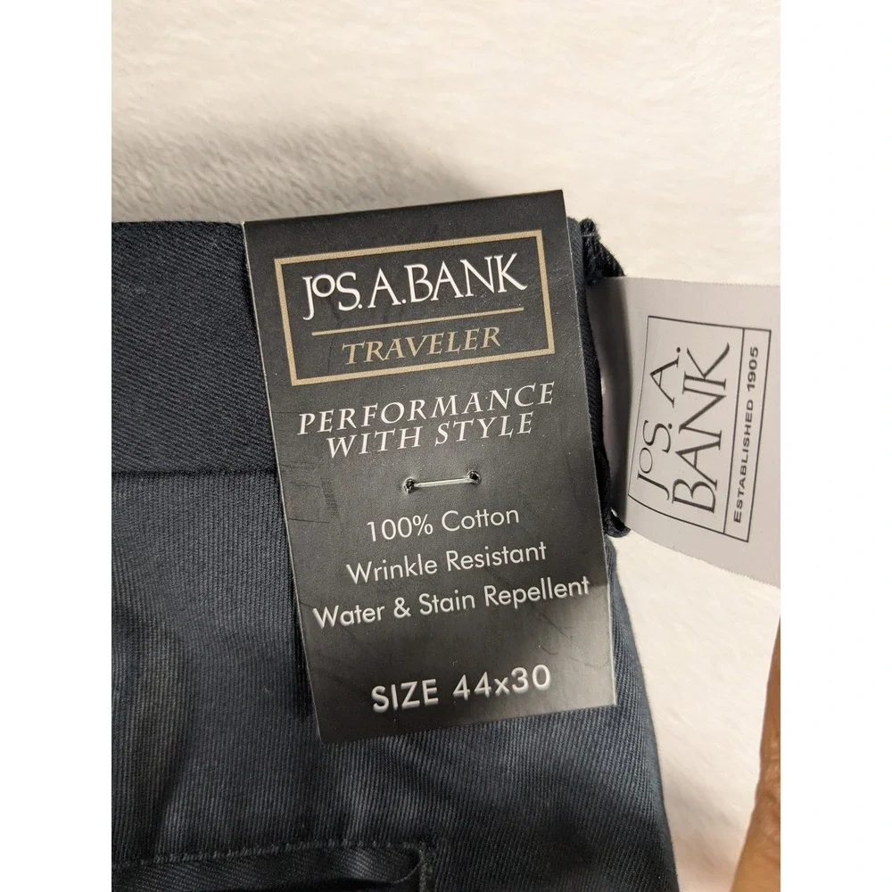 NWT $120 Jos A Bank Traveler Mens 44x30 Pants Wrinkle‎ Resistant Cotton Blend